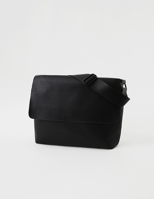 Buffing Leather Round Cozy Cross Bag_Black