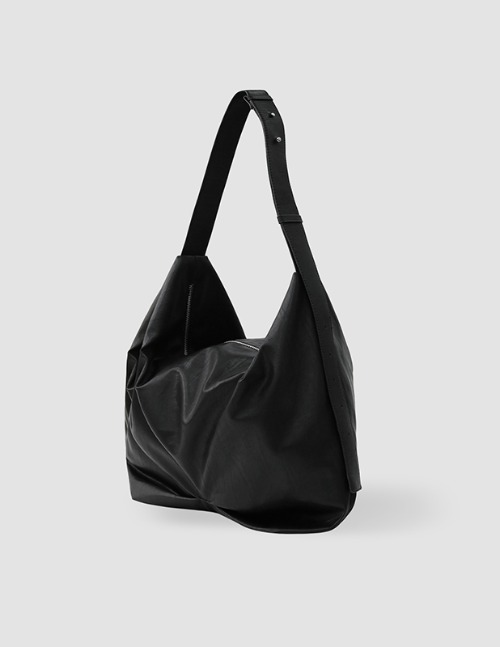 Buffing Leather Pleats Shoulder Bag_Black